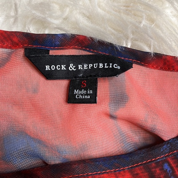 Rock & Republic Dressy Patterned Blouse size Small - Picture 4 of 7
